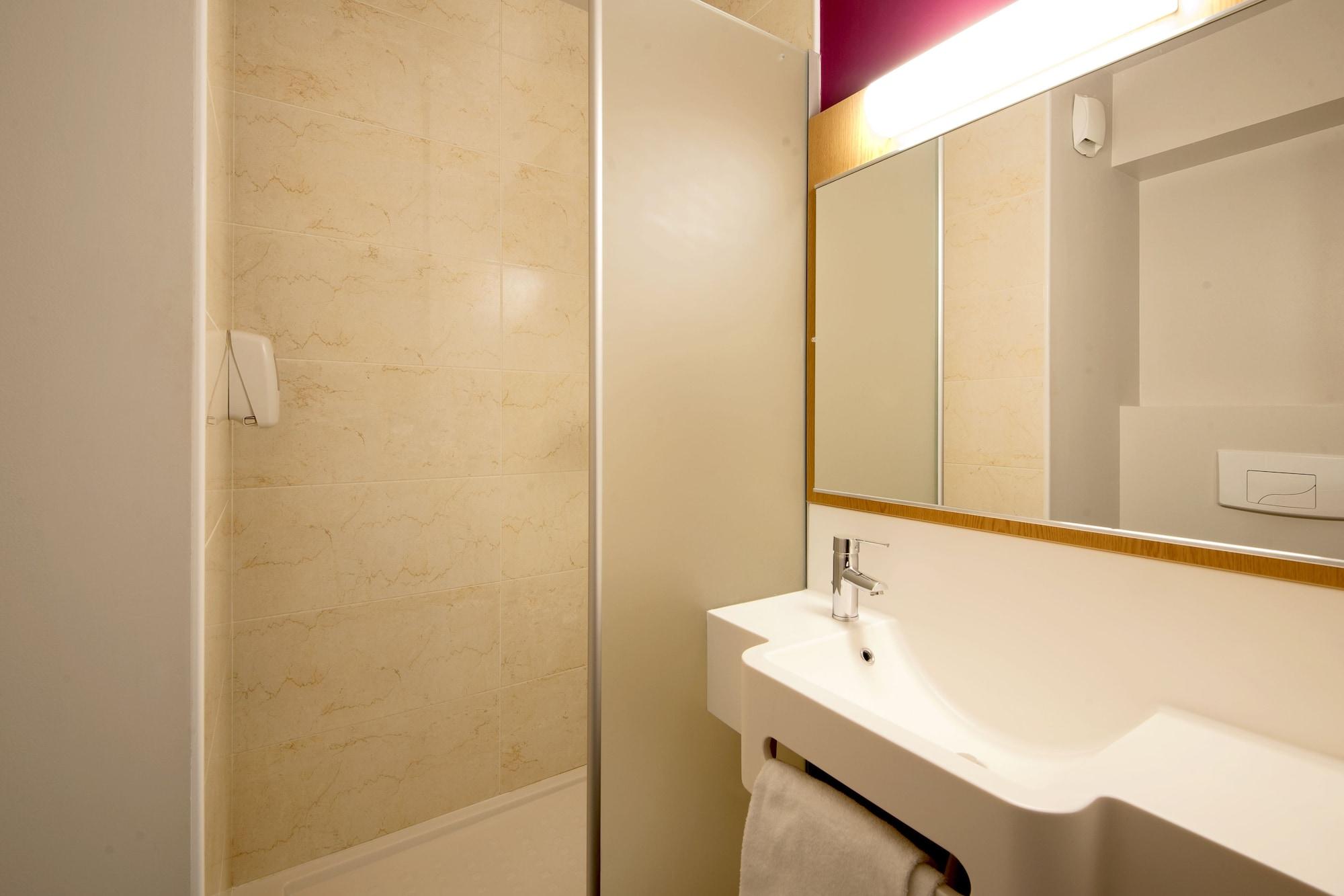B&B Hotel Lyon Eurexpo שאסיו מראה חיצוני תמונה