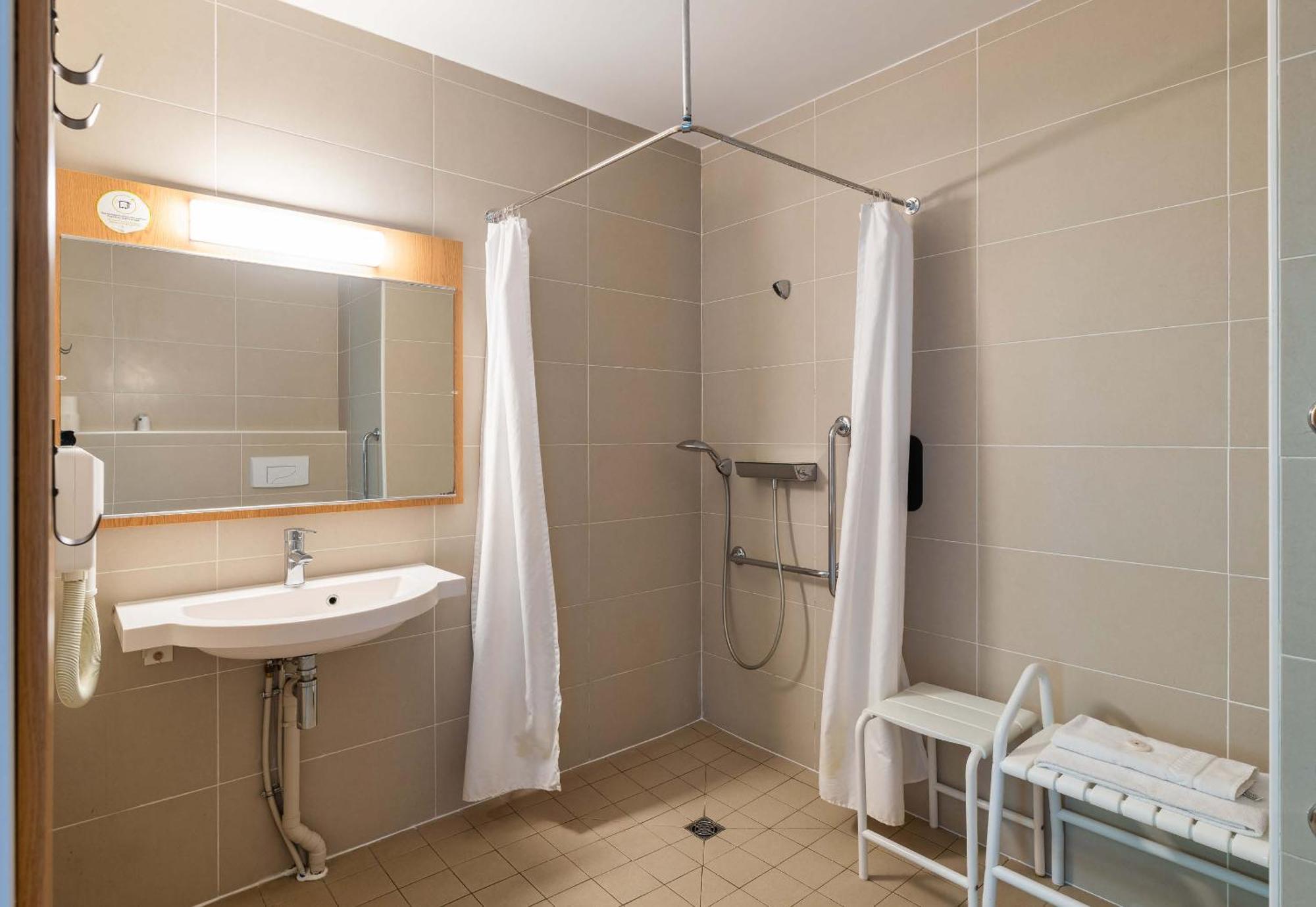 B&B Hotel Lyon Eurexpo שאסיו מראה חיצוני תמונה